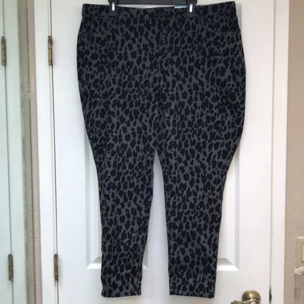 Style & Co Plus Curvy Skinny Leg Jeans-Size 20W   NWT